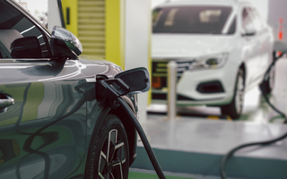 Grupowe ładowanie samochodów elektrycznych